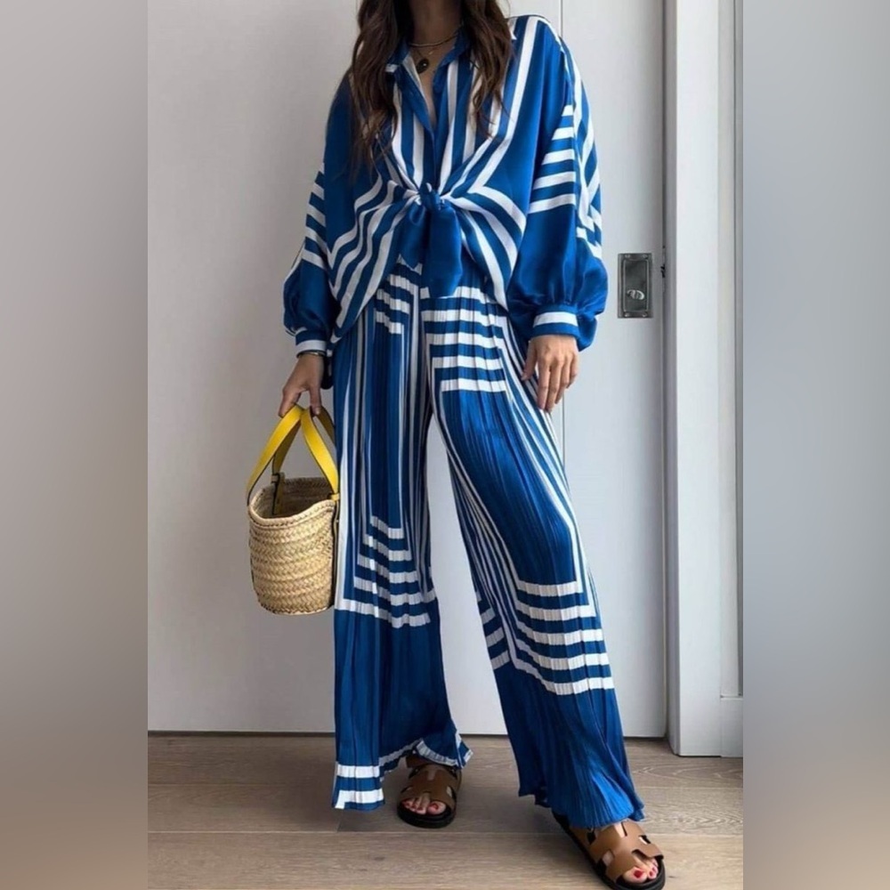 Commense Blue and White Striped 2 piece set - Picture 2 of 8
